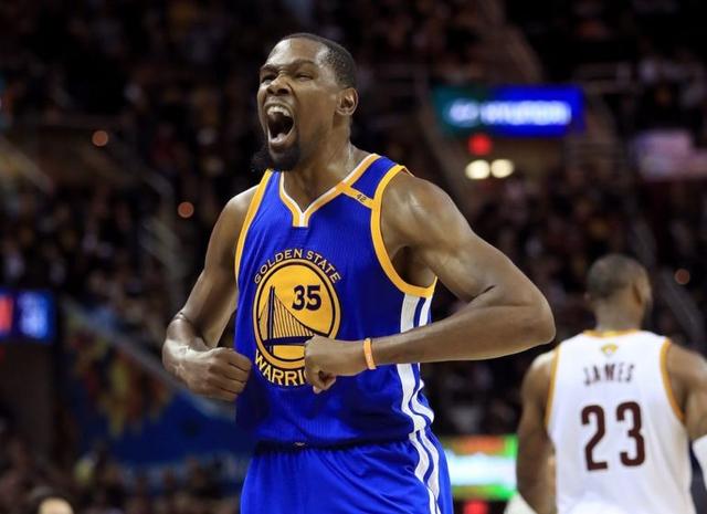 代职业足球 代职业足球