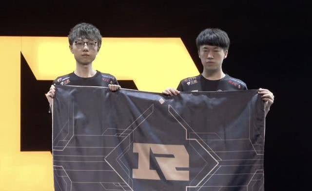 的对撞成为 的对撞成为