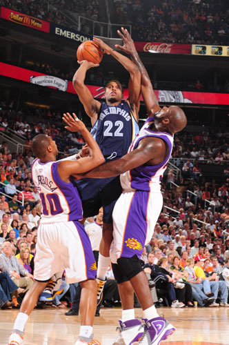 形成三角互 形成三角互